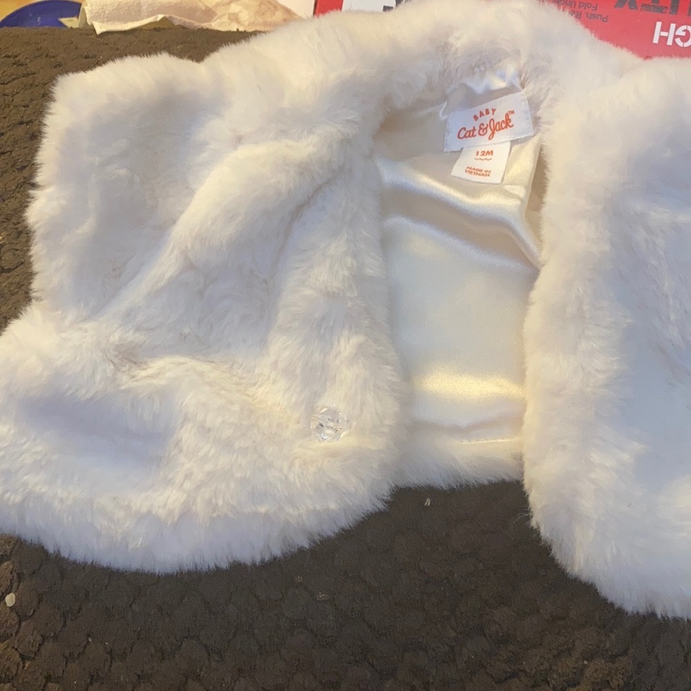 FINAL MARKDOWN Little girls sleeveless faux fur shrug 12month